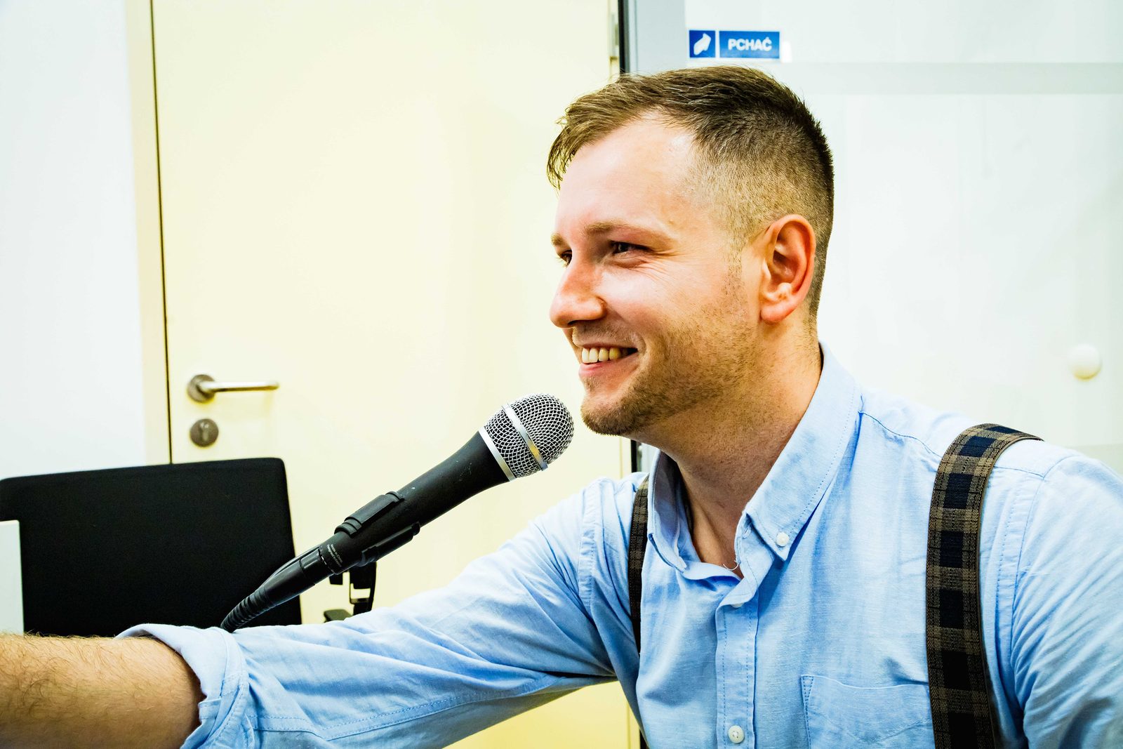 Michał Drezner podczas nagrania